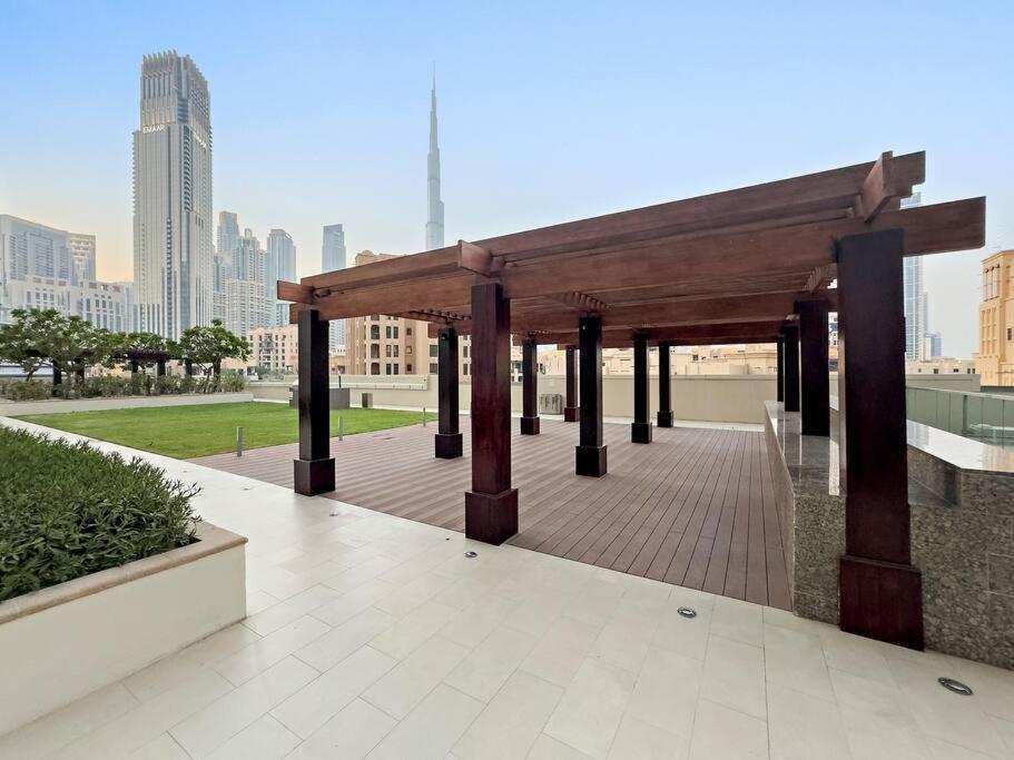 First Class 2Br Modern City Oasis Apartment Dubai Bagian luar foto