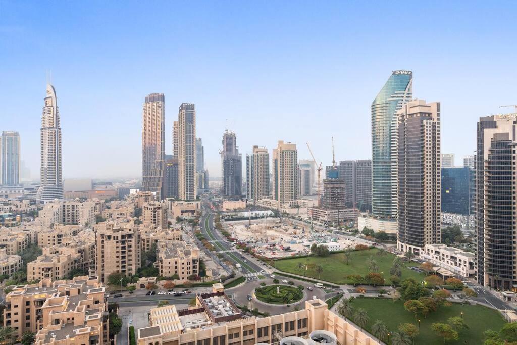 First Class 2Br Modern City Oasis Apartment Dubai Bagian luar foto